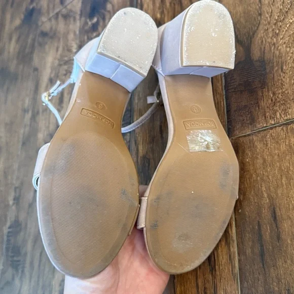 TOP Moda Women's Beige Ankle Strap Heels, size 6 - Picture 3 of 6